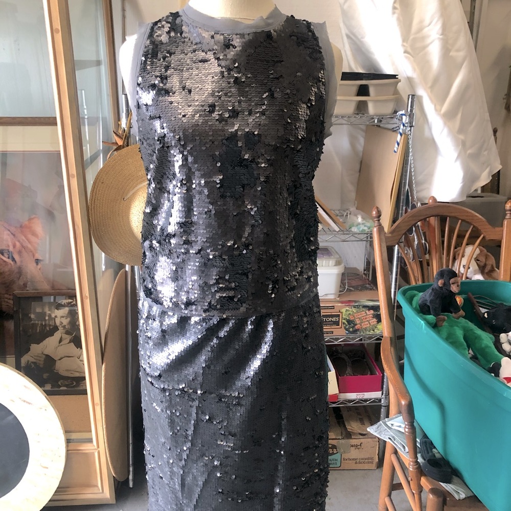 WHO WHAT WEAR NWT Top and Bottom Set